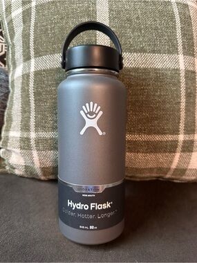 NWT Hydro Flask 32oz Wide Mouth Bottle - Gray